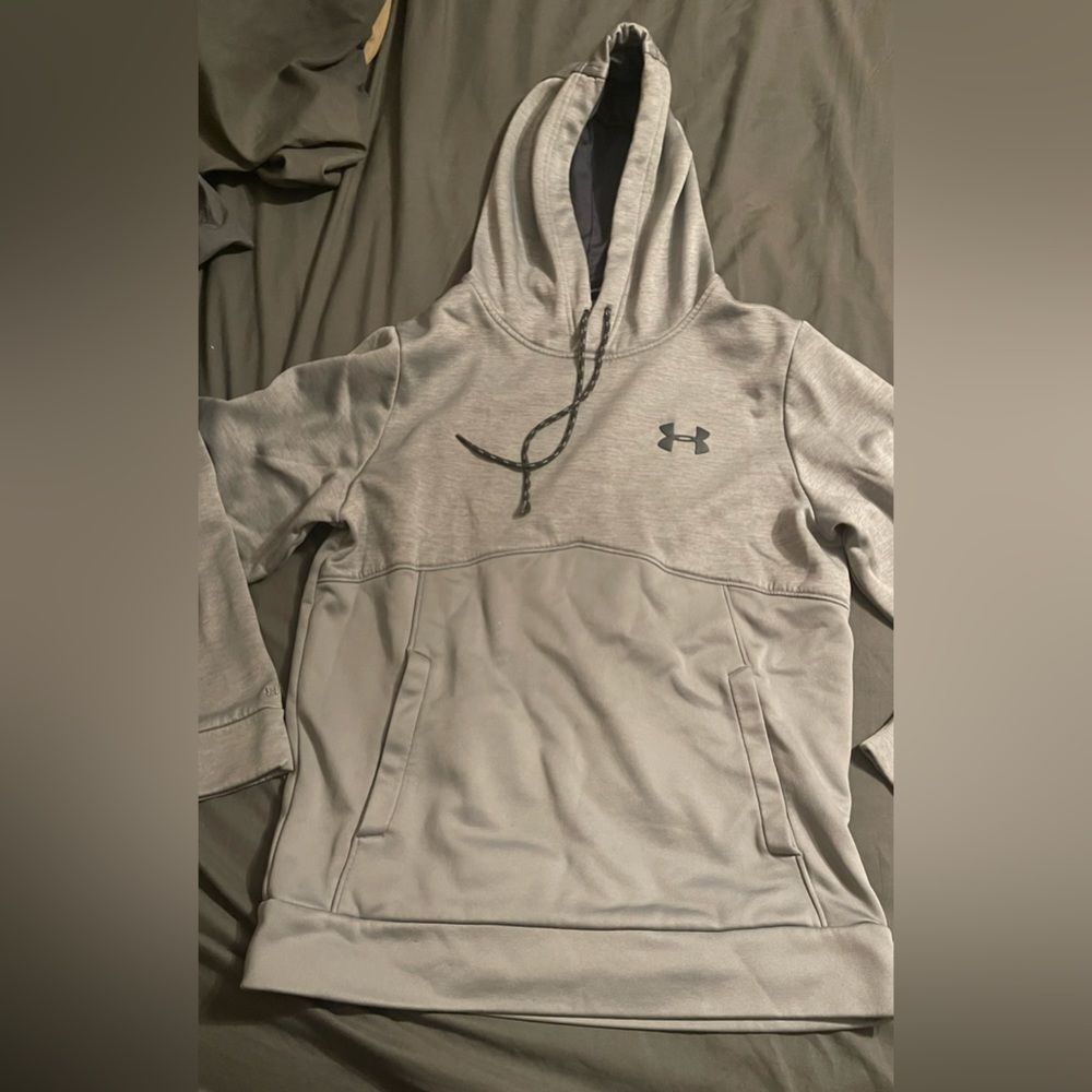 Men’s under armour sweatshirt